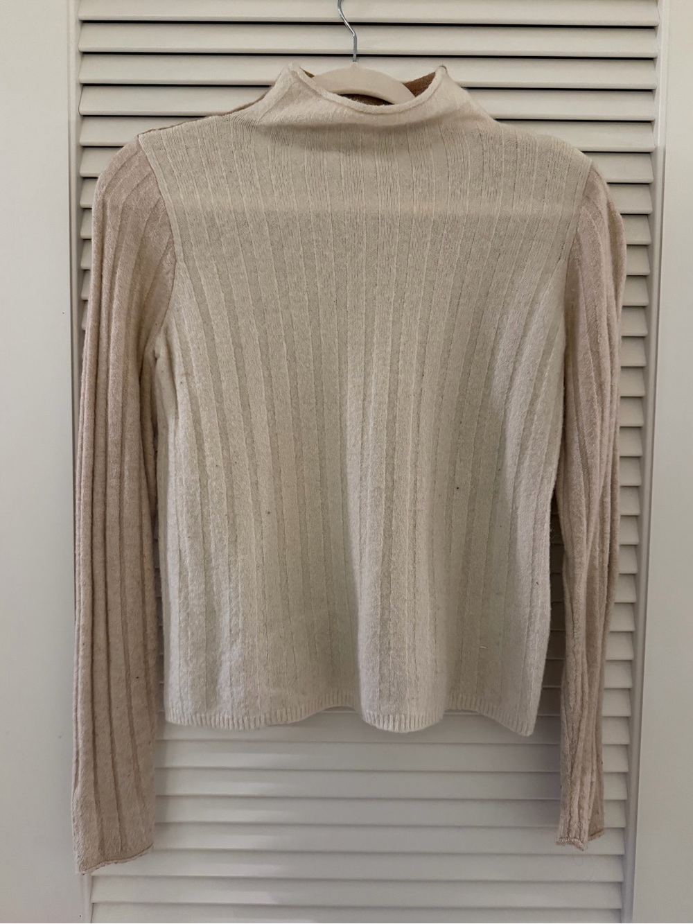 Madewell Ribbed Mock Neck Sweater in Cream and Light Tan